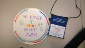 Look, I'm awarded a blogger award. Make me feel happy! Thanks Griselda.
